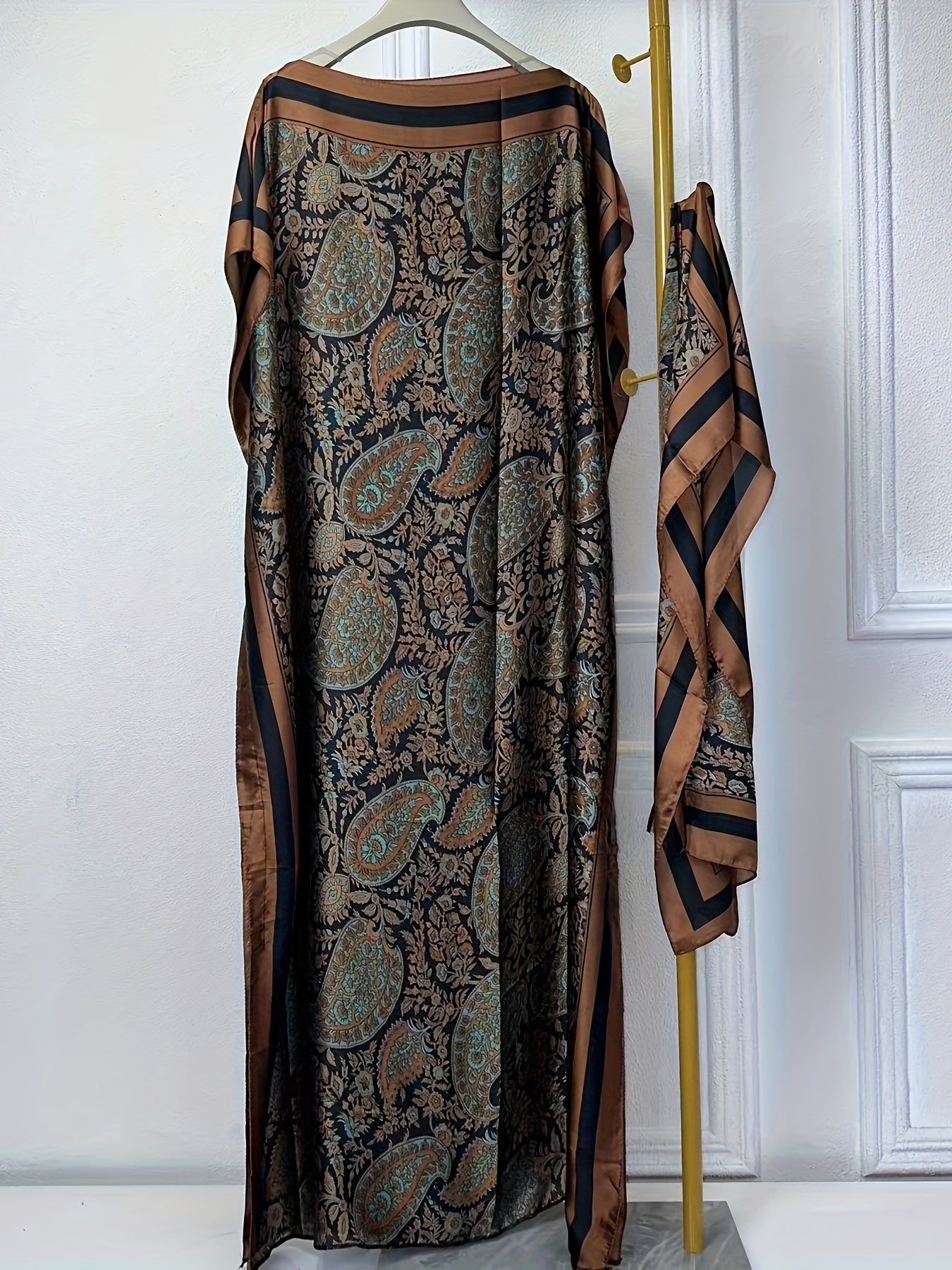 Elegant Floral Print Boat Neck Abaya with Batwing Sleeves - Loose Fit Maxi Dress for Women, Perfect for Spring & Summer